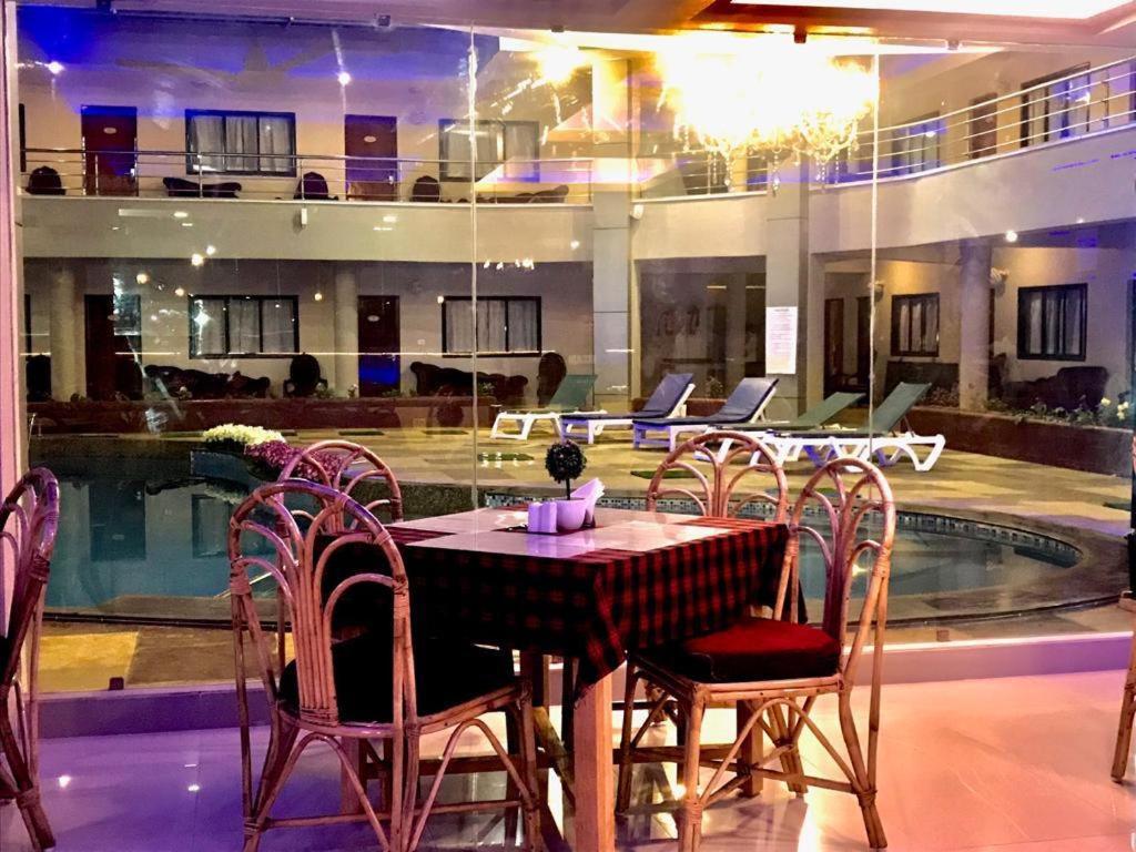 The Center Court Resort & Spa Varca Exterior foto
